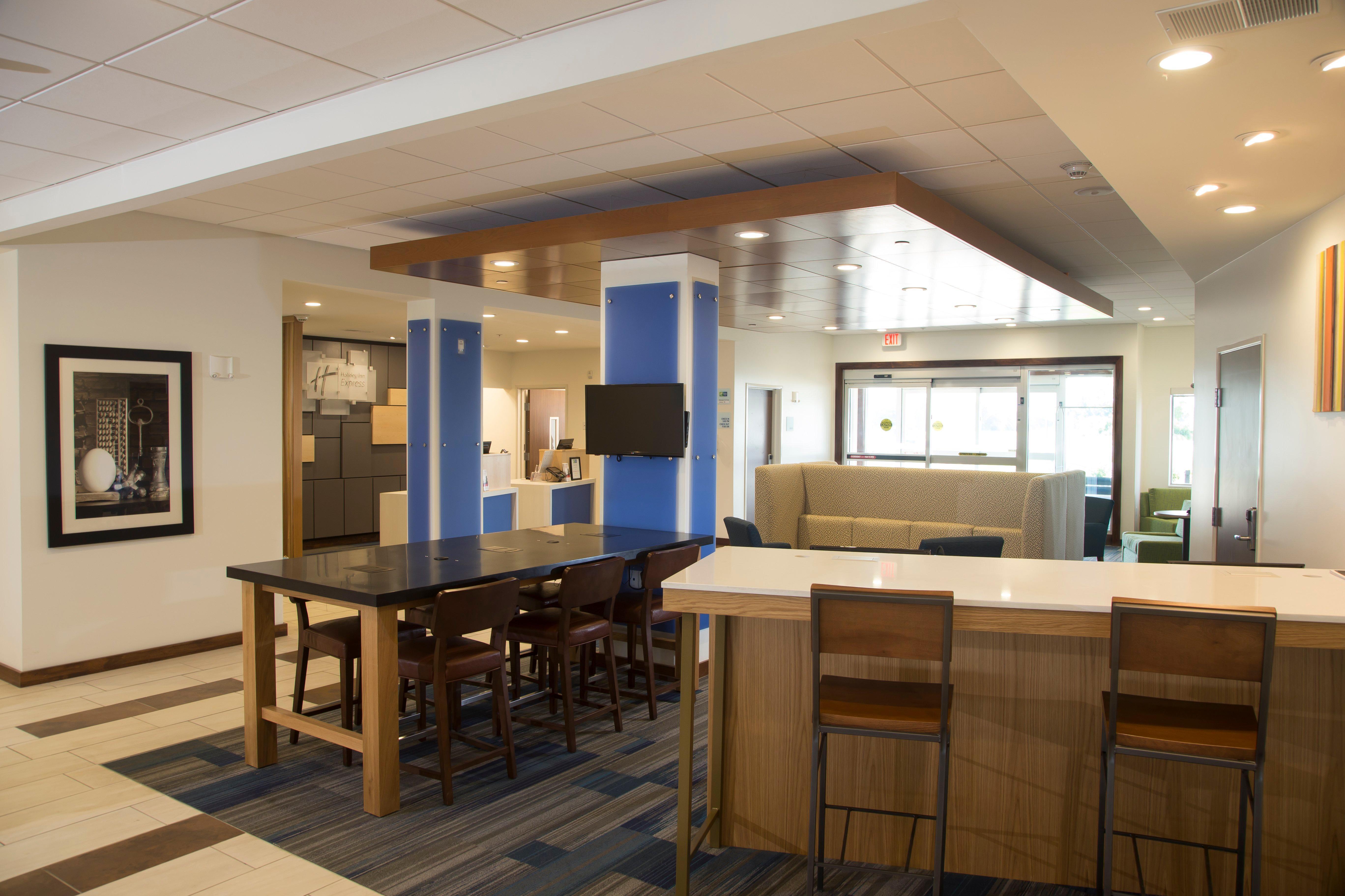 Holiday Inn Express & Suites Monroe By Ihg Bagian luar foto