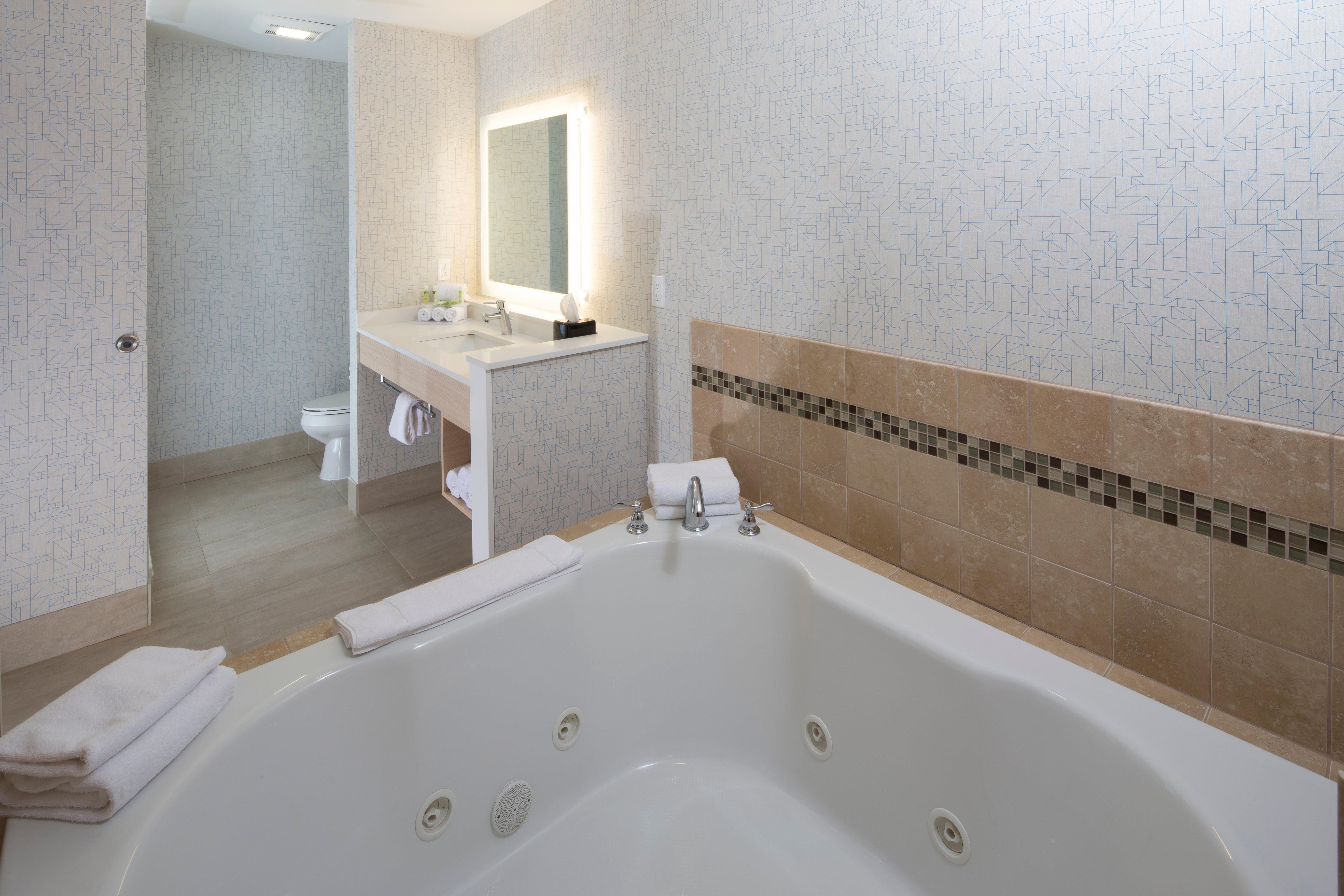 Holiday Inn Express & Suites Monroe By Ihg Bagian luar foto